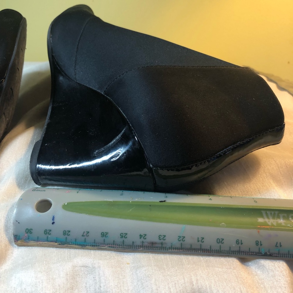 Shoes - Picture 4 of 6